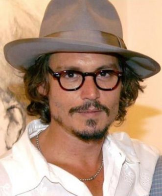 johnny_depp_mit_hut_und_brille